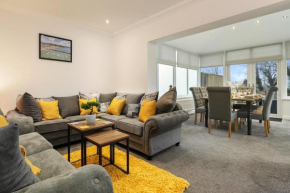 Ocean Waves - Ground Floor Apartment, Pet Friendly, Enclosed Garden